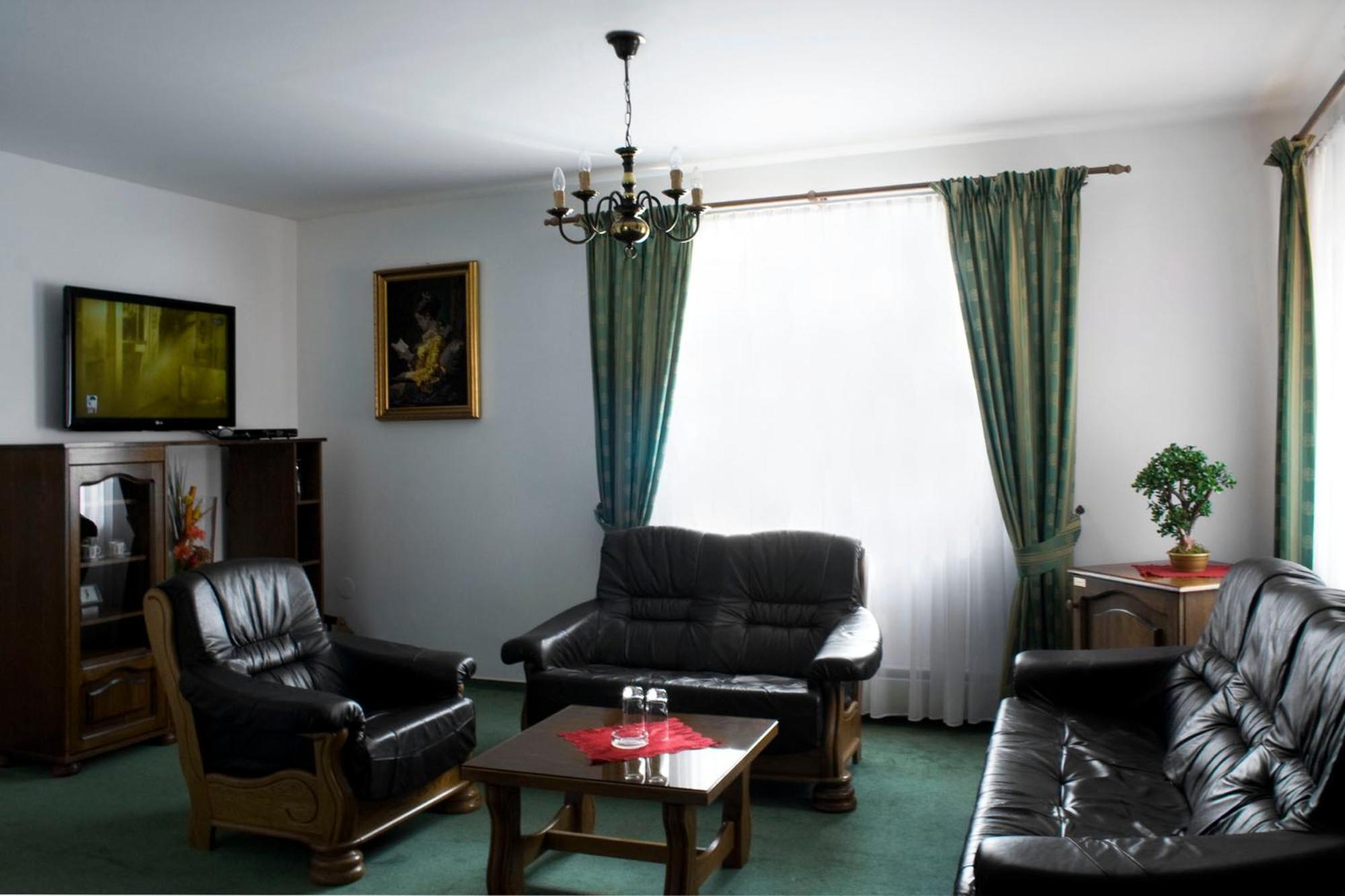 Hotel Zamecek Pod Hradem Stary Jicin 111 Экстерьер фото