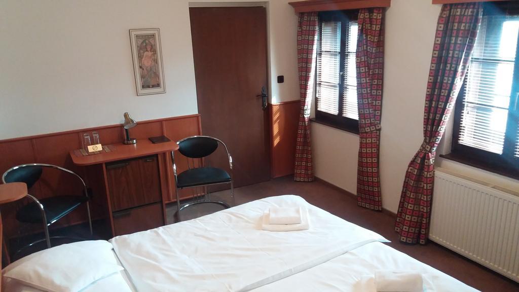 Hotel Zamecek Pod Hradem Stary Jicin 111 Экстерьер фото