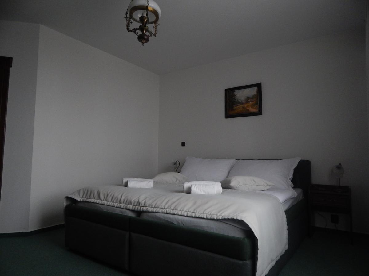 Hotel Zamecek Pod Hradem Stary Jicin 111 Экстерьер фото